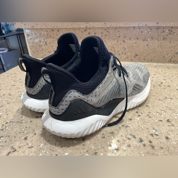 Adidas Alphabounce - Picture 2 of 8